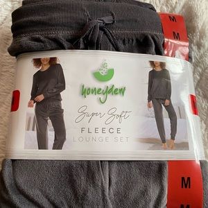 Honeydew Fleece lounge set